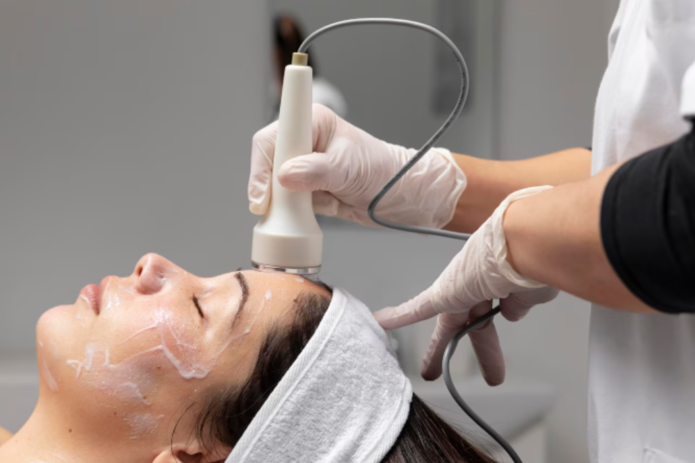CO₂ facial treatment for skin oxygenation and instant glow
