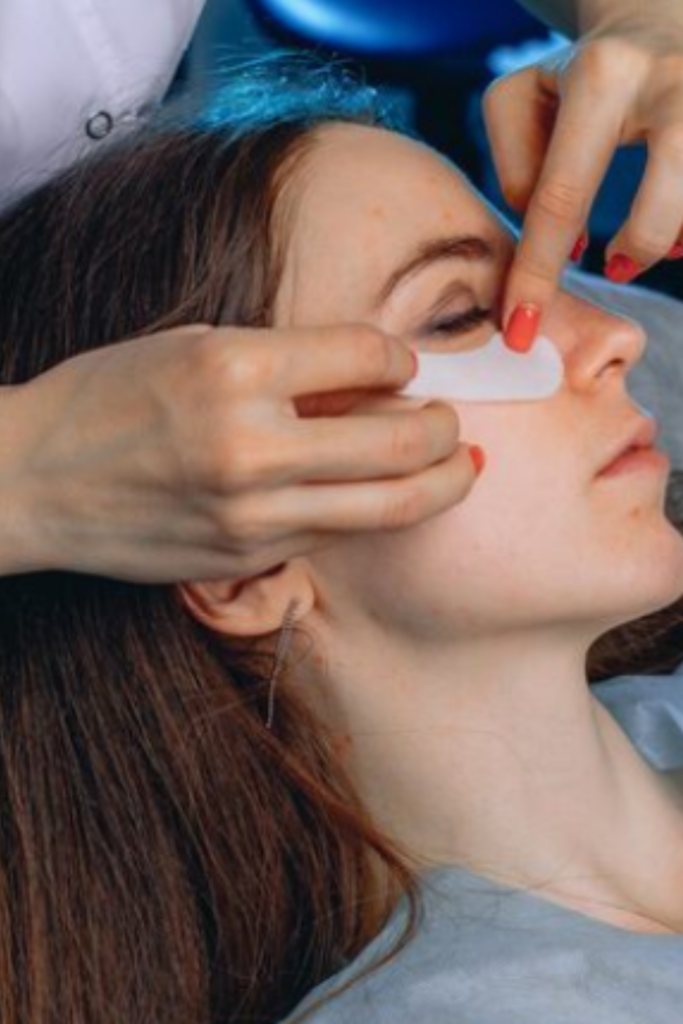 Dark Circles Treatment in Delhi to reduce under eye pigmentation and brighten tired eyes
